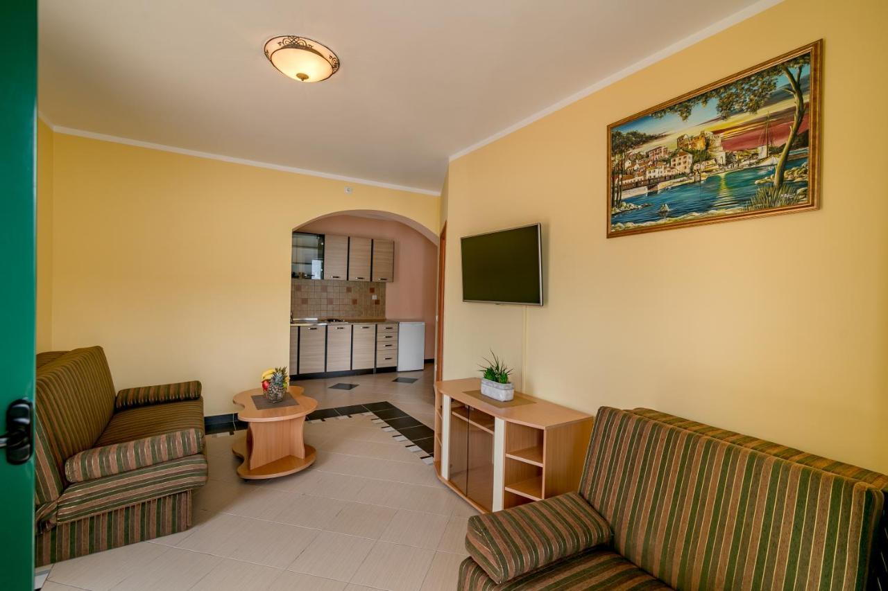 Apartment Apartmani Amor